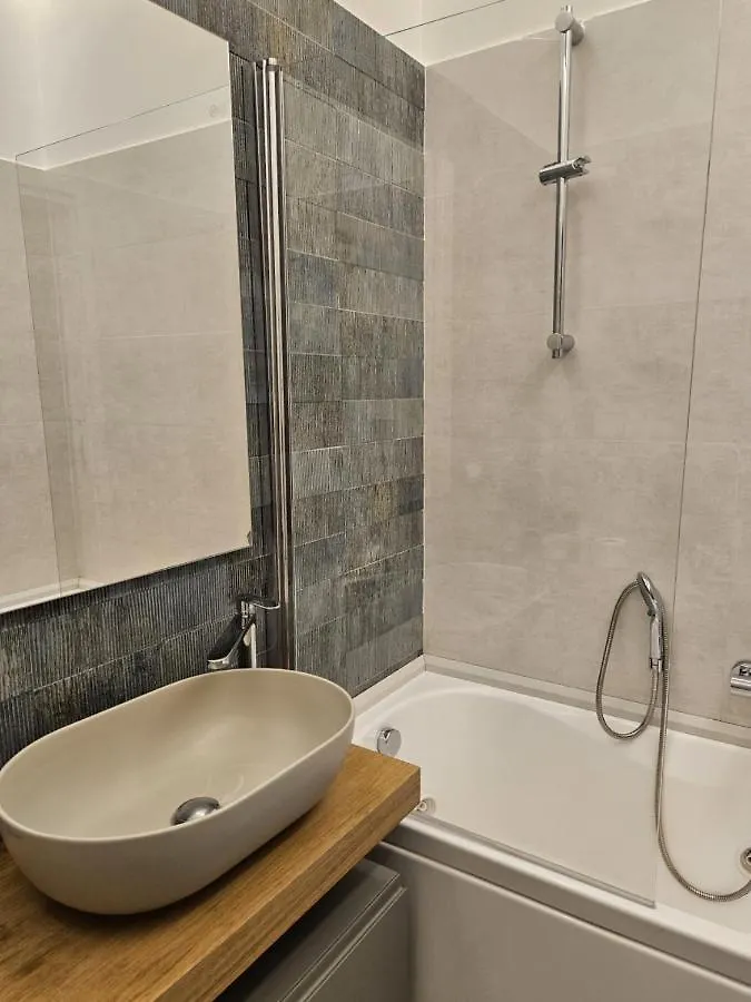 Toledo Suites Naples Guest house